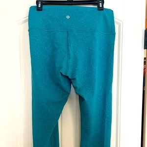 Lululemon Wunder Under teal legging